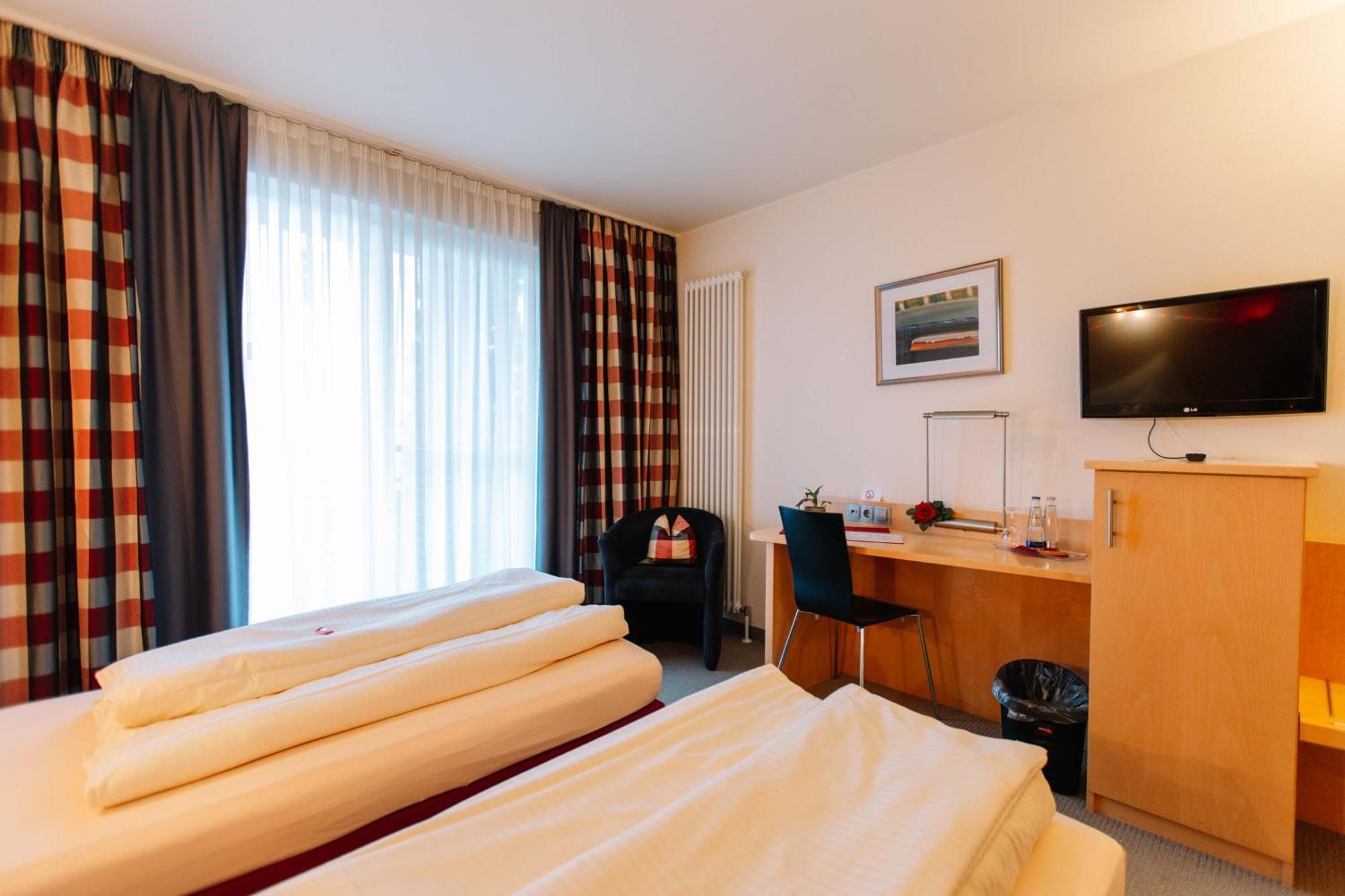 Landhotel Gasthof Drexler Gbr Фюрстенфельдбрук Екстер'єр фото