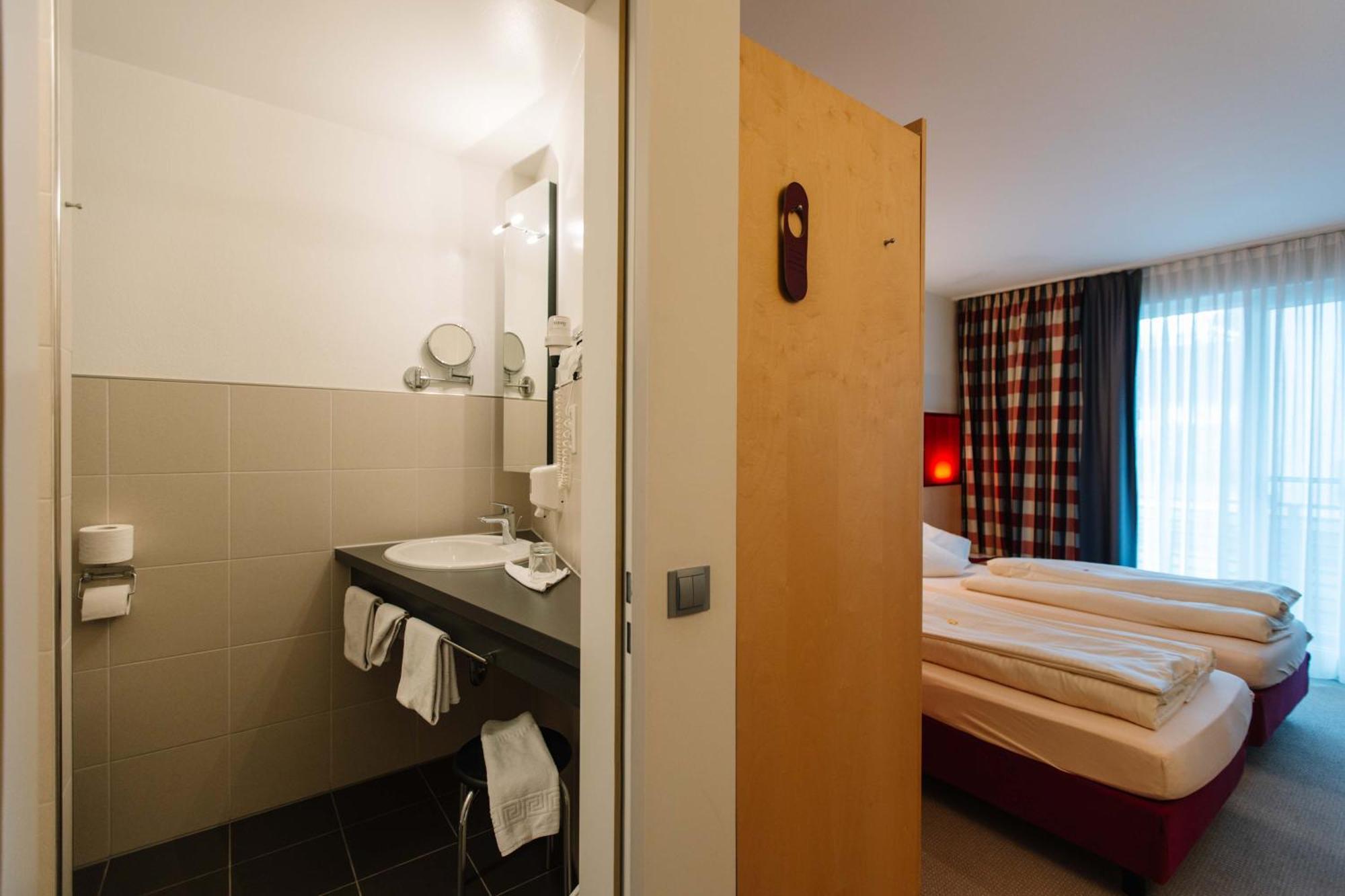 Landhotel Gasthof Drexler Gbr Фюрстенфельдбрук Екстер'єр фото