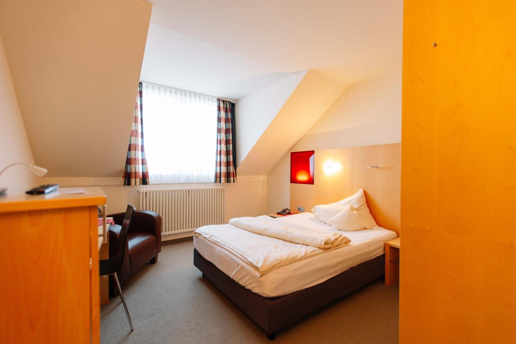 Landhotel Gasthof Drexler Gbr Фюрстенфельдбрук Екстер'єр фото