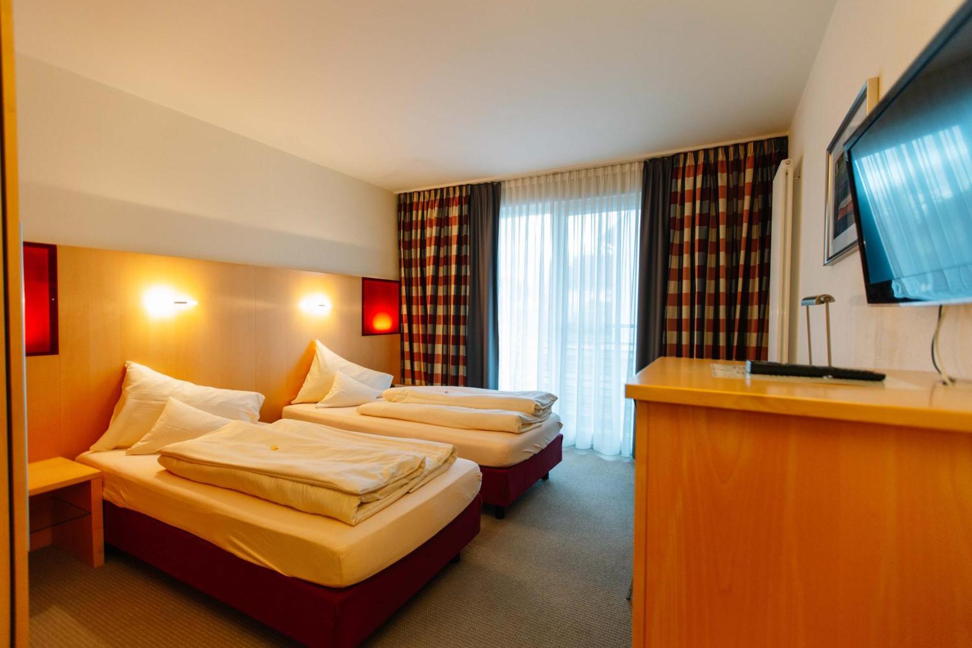 Landhotel Gasthof Drexler Gbr Фюрстенфельдбрук Екстер'єр фото